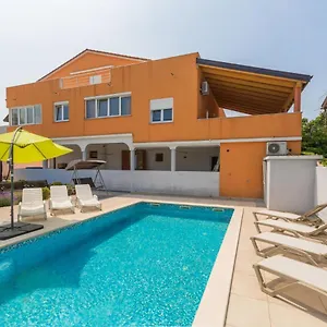 Comfort With Pool In (adults Only) Apartment Medulin