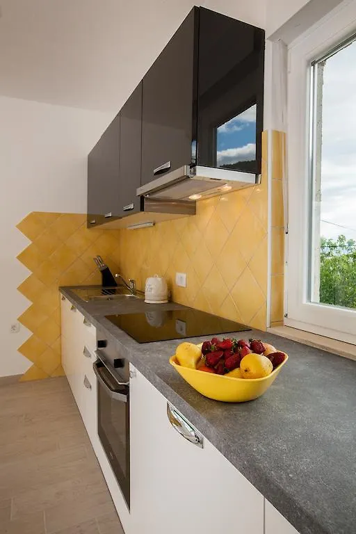 Apartment Pepi Lovran 0*,  Croatia